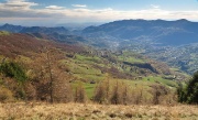 23 Panorama dalla Malga Cucco. La Valle Imagna...